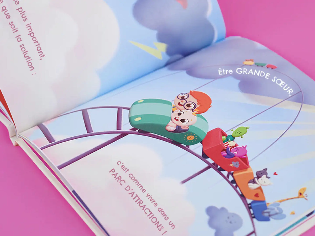 La complicité comme les disputes sont au coeur de ce livre personnalisé pour un bébé et sa grande soeur.