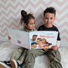  Frère et sœur partageront les histoires incroyables des livres de la personne pour les familles, avec les parents et les enfants.