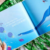 La variation de couleurs dans les illustrations permet des contrastes qui plaisent aux enfants dans ce livre sur les dinosaures.