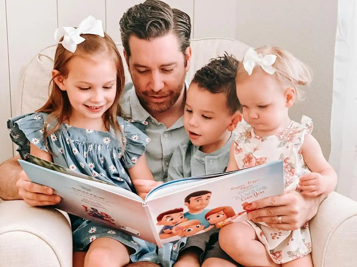 Ce livre personnalisé pour Papa + 3 enfants est une idée de cadeau idéale pour Noël, un anniversaire ou même la fête des pères!