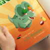 De savoureux jeux de mots sont présents dans ce livre personnalisé pour les enfants sur les dinosaures.