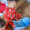 Les enfants vont sourire et adorer leur livre personnalisé de Noël Hourra Héros. Le meilleur cadeau sous le sapin cette année