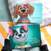 Gros plan sur un livre pour chien personnalisé premium intitulé « Vegas, un toutou en or », mettant en avant le chien cartoon sur un fond coloré.