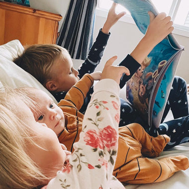 Grâce aux livres personnalisés pour enfants Hourra Héros, les petits adorent la lecture et vivent de belles émotions.