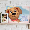 Toile souvenir personnalisée pour chien intitulée « Lulu, un toutou qui avait du chien » de Hooray Heroes, exposée sur une étagère blanche à côté d’une photo encadrée — un cadeau émouvant pour se souvenir de son chien.