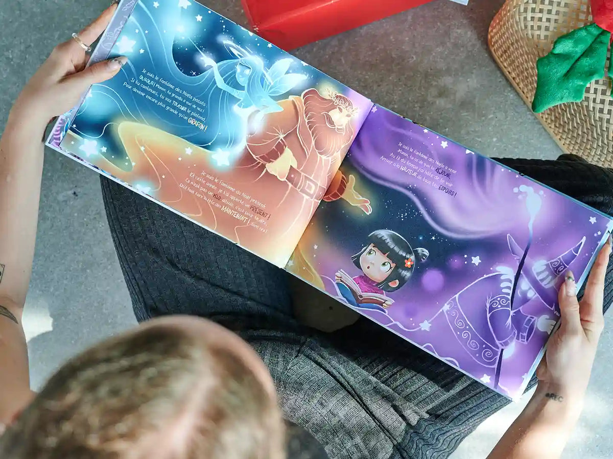 Une illustration d'un livre de Noël personnalisé qui constitue un excellent cadeau pour les enfants de tous âges.