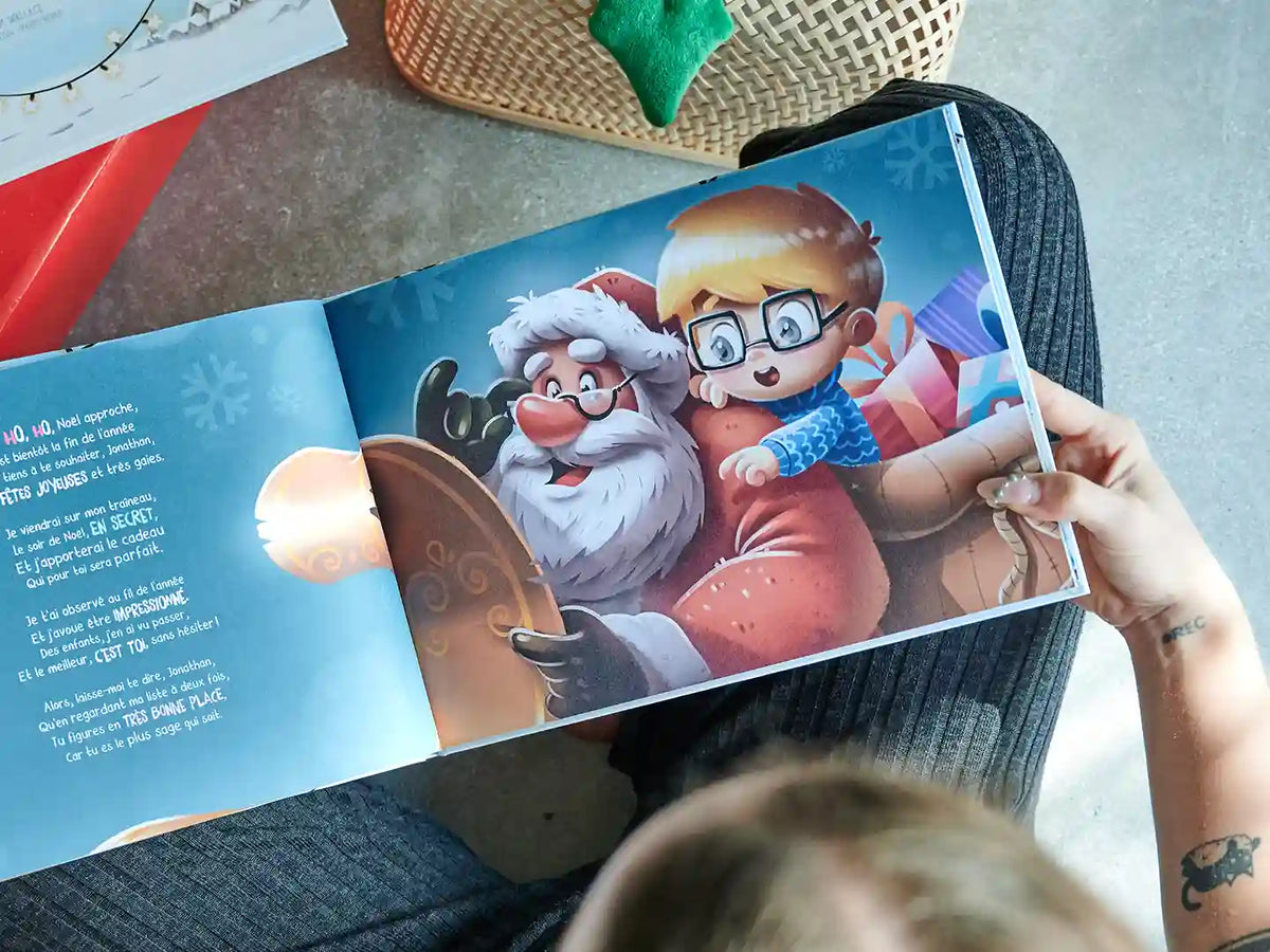 Une illustration d'un livre de Noël personnalisé qui constitue un excellent cadeau pour les enfants.